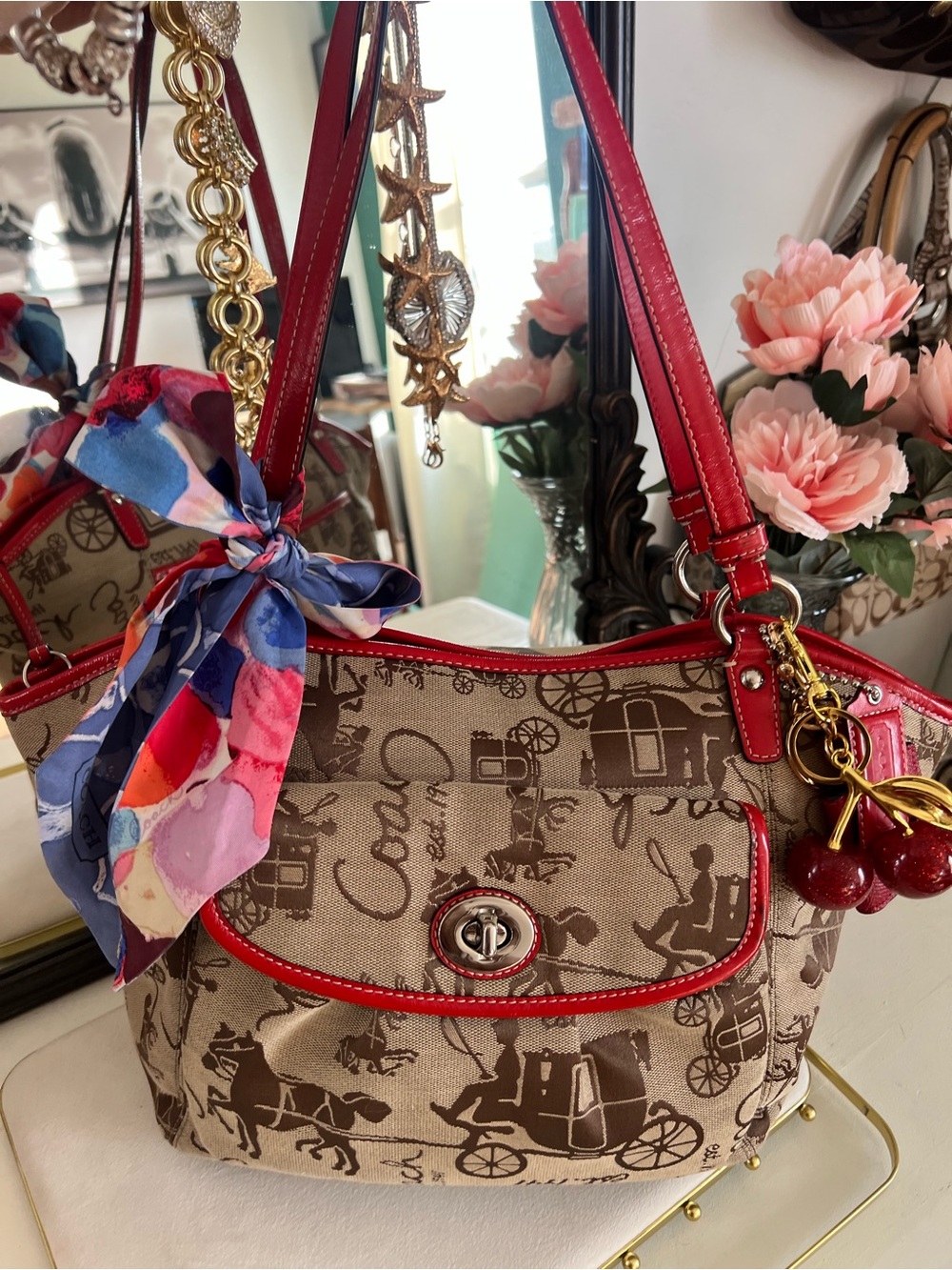Iconic Coach Horse & Carriage brown canvas shoulder bag w red trim - Picture 14 of 15